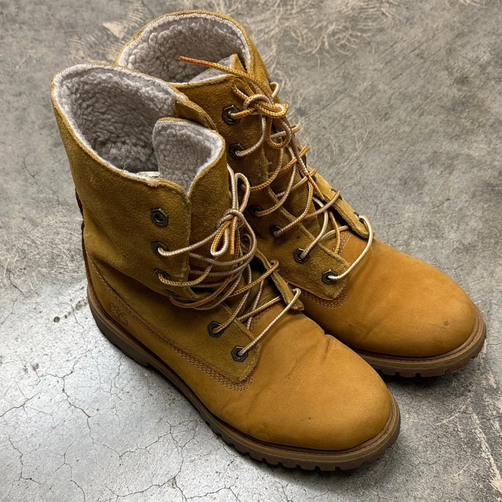 Timberland Authentics Teddy Fleece Boots in wheat nubuck leather